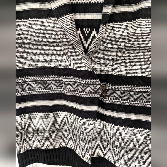 Chaps Women's Southwest Sleeveless Sweater - Picture 6 of 6